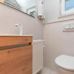 Holiday home Awesome In With Jacuzzi