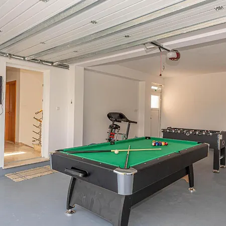 Lovely Home In Ruzic With Sauna *