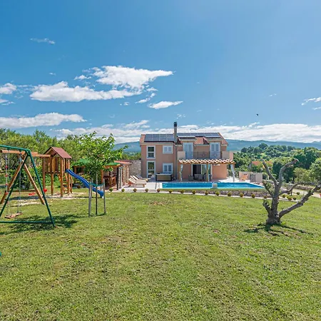 Lovely Home In Ruzic With Sauna Ruzic