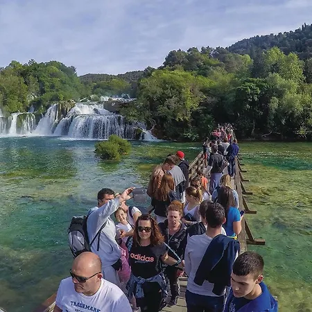 Vakantiehuis Awesome In With Jacuzzi *