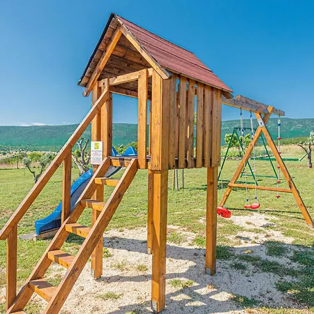 Lovely Home In Ruzic With Sauna Dom wakacyjny *