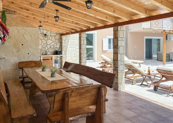 Awesome In With Jacuzzi Ferienhaus