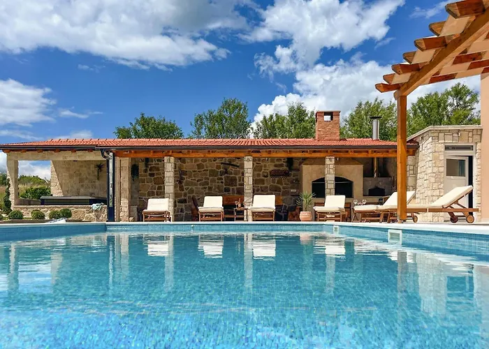 Ferienhaus Awesome In With Jacuzzi *