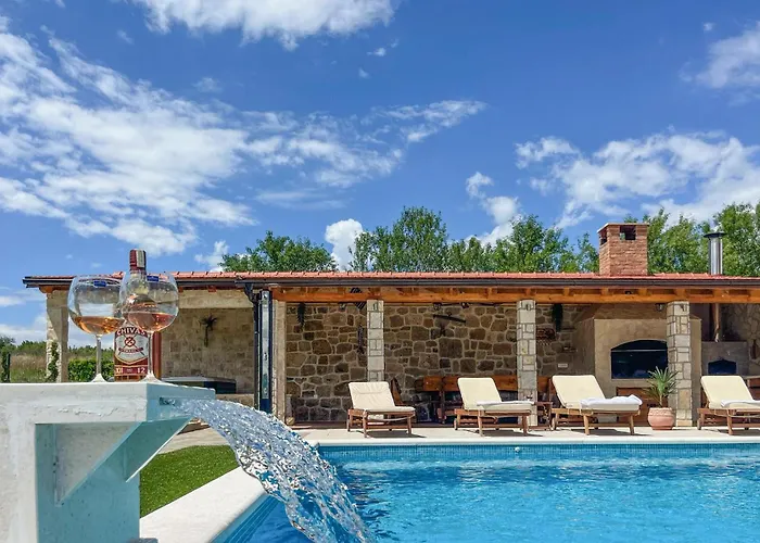 Awesome In With Jacuzzi Vakantiehuis