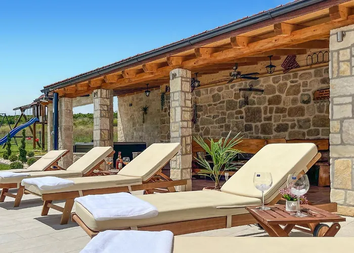 Vakantiehuis Awesome In With Jacuzzi