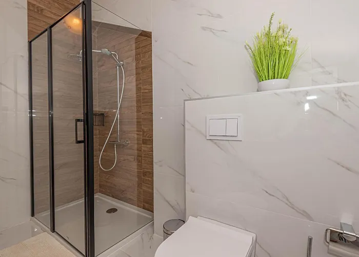 Ferienhaus Awesome In With Jacuzzi *