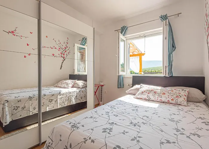 Awesome In With Jacuzzi *