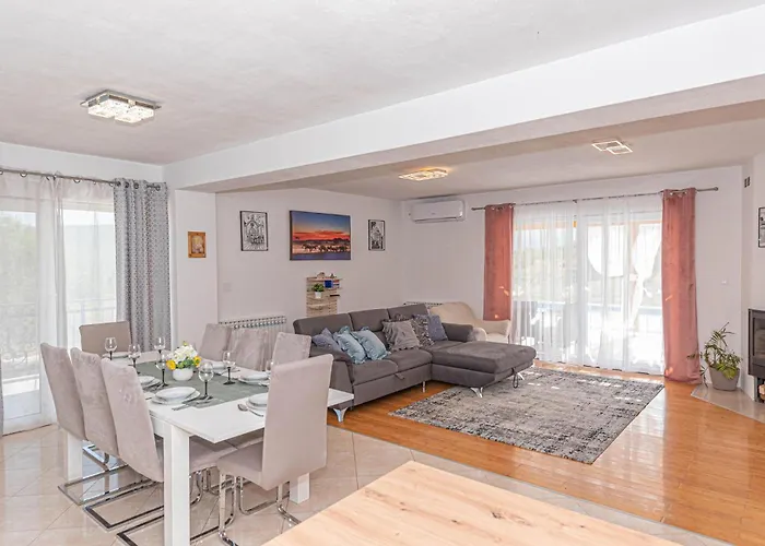 Vakantiehuis Awesome In With Jacuzzi *