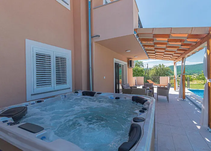Awesome In With Jacuzzi Vakantiehuis Ruzic