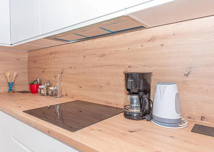 Awesome In With Jacuzzi *