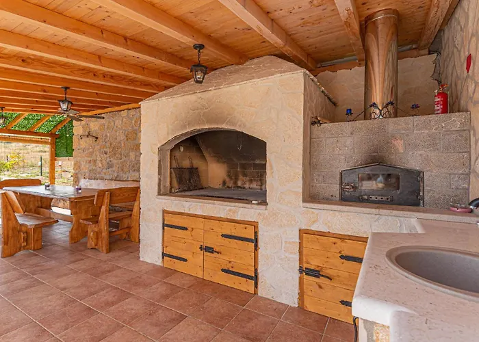 Awesome In With Jacuzzi * Ruzic