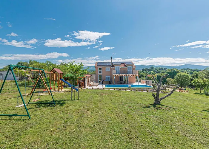 Awesome In With Jacuzzi Ruzic