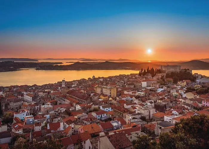 Awesome In With Jacuzzi