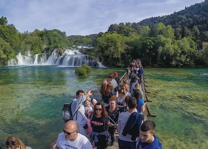 Ferienhaus Awesome In With Jacuzzi *