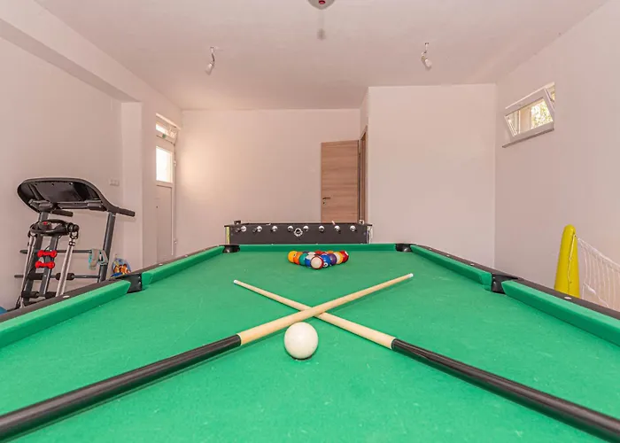 Awesome In With Jacuzzi Holiday home Ruzic