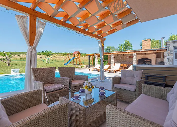 Ferienhaus Awesome In With Jacuzzi